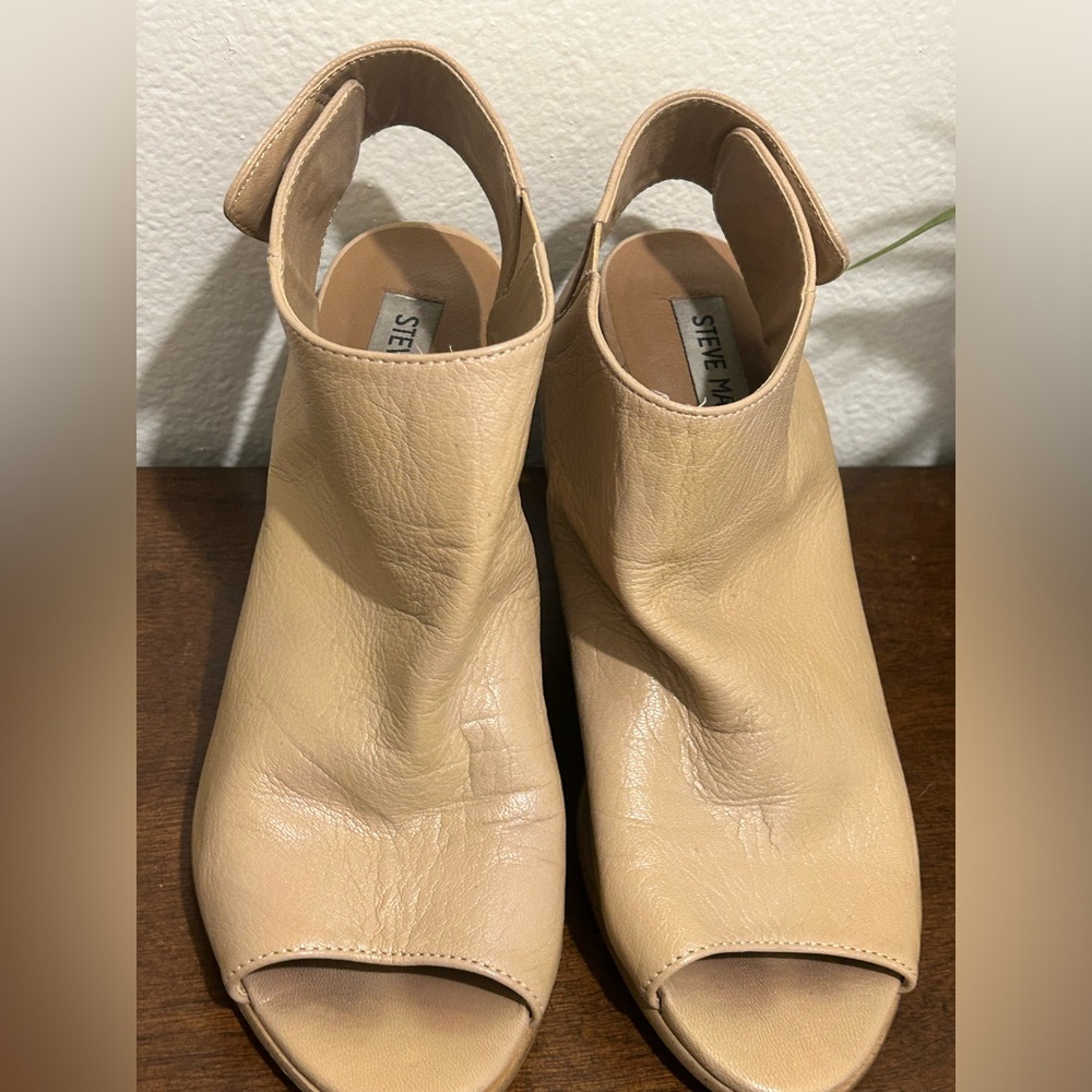Steve Madden Sandals Tan Open Toed Size 8